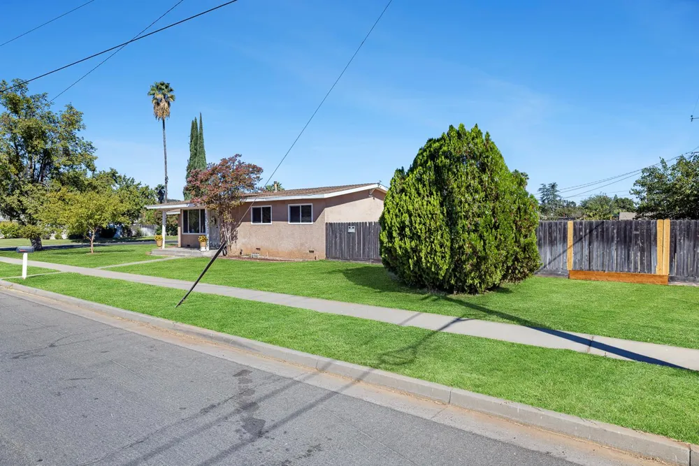 138 W Escalon Avenue Fresno, CA 93704