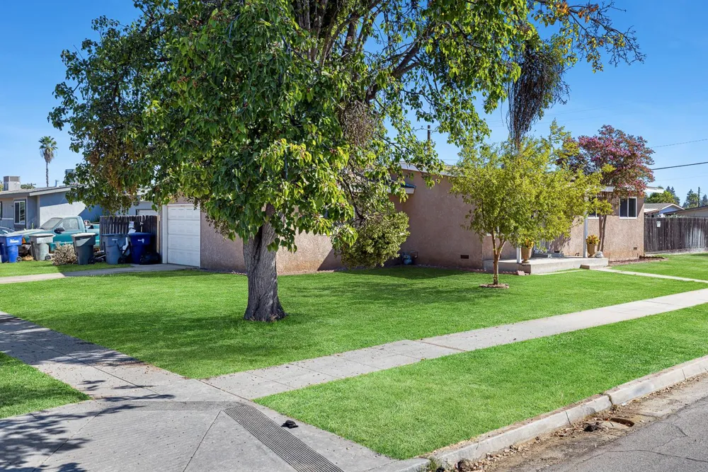 138 W Escalon Avenue Fresno, CA 93704