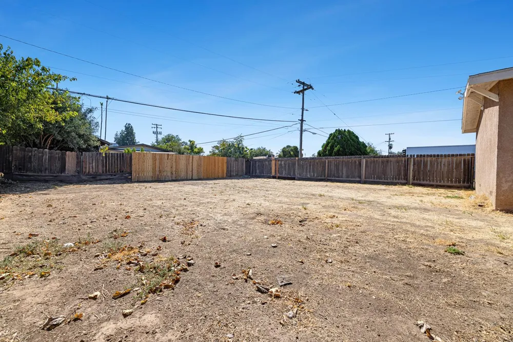 138 W Escalon Avenue Fresno, CA 93704