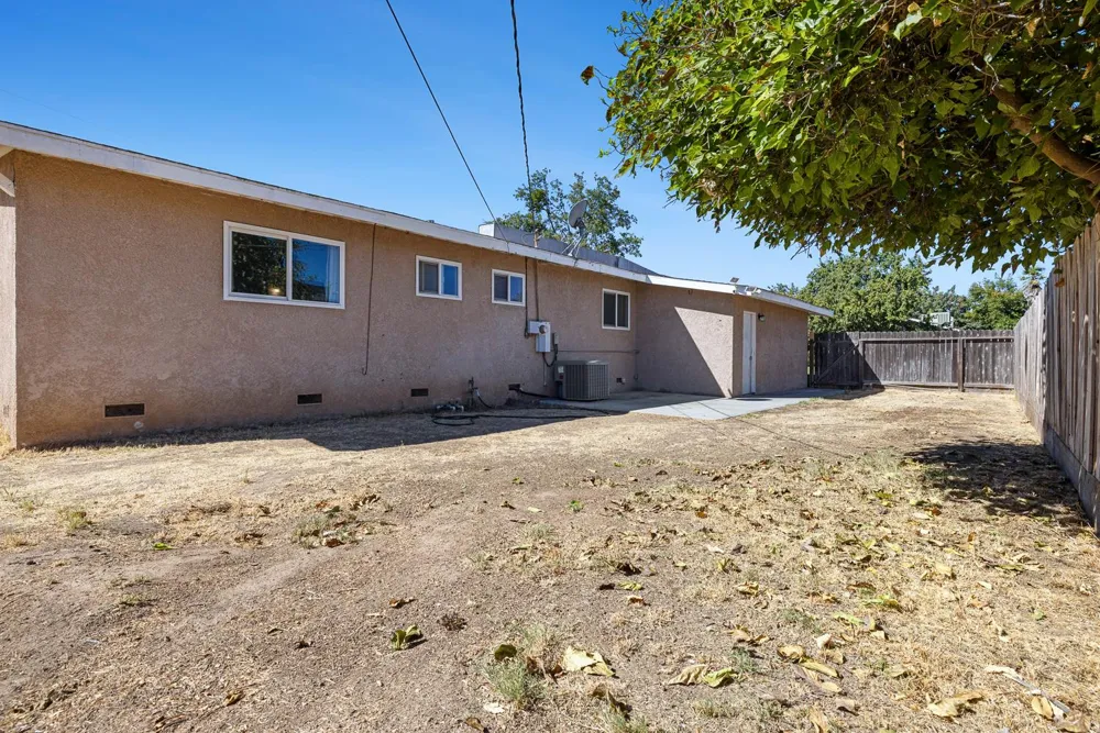 138 W Escalon Avenue Fresno, CA 93704