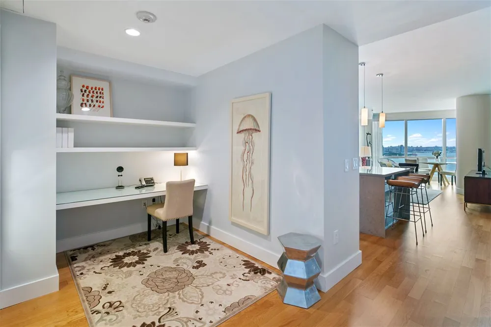 77 HUDSON ST Jersey City, NJ 07302
