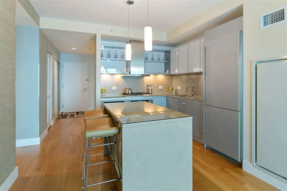 77 HUDSON ST Jersey City, NJ 07302