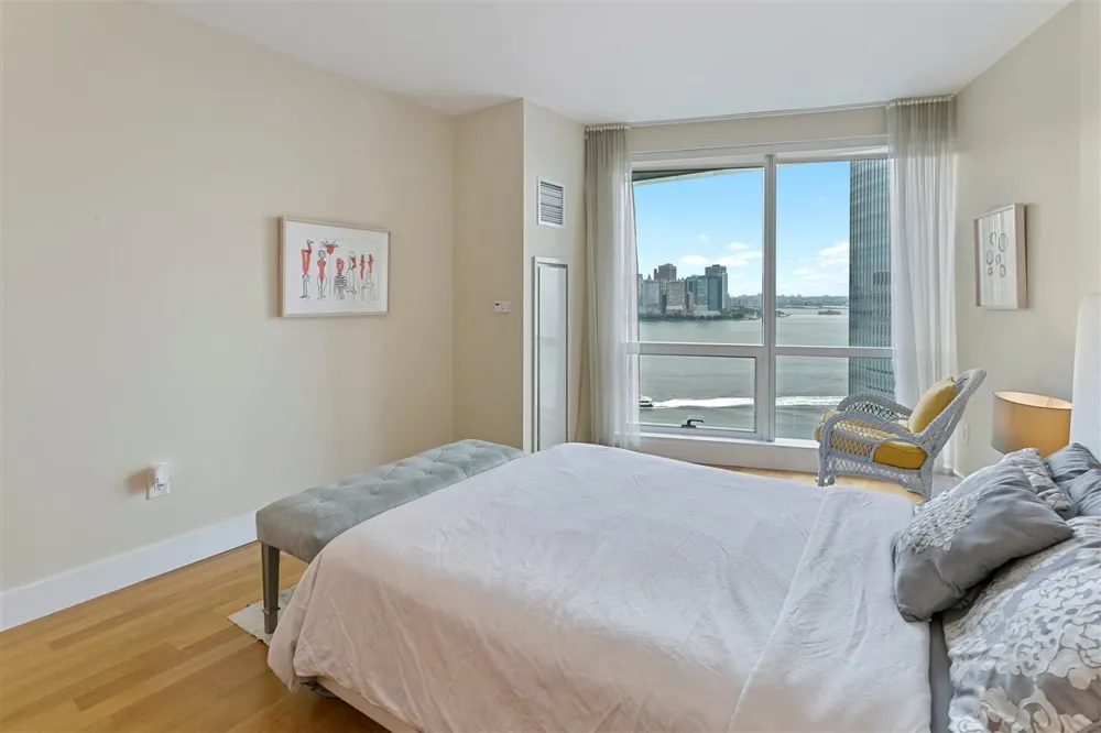 77 HUDSON ST Jersey City, NJ 07302