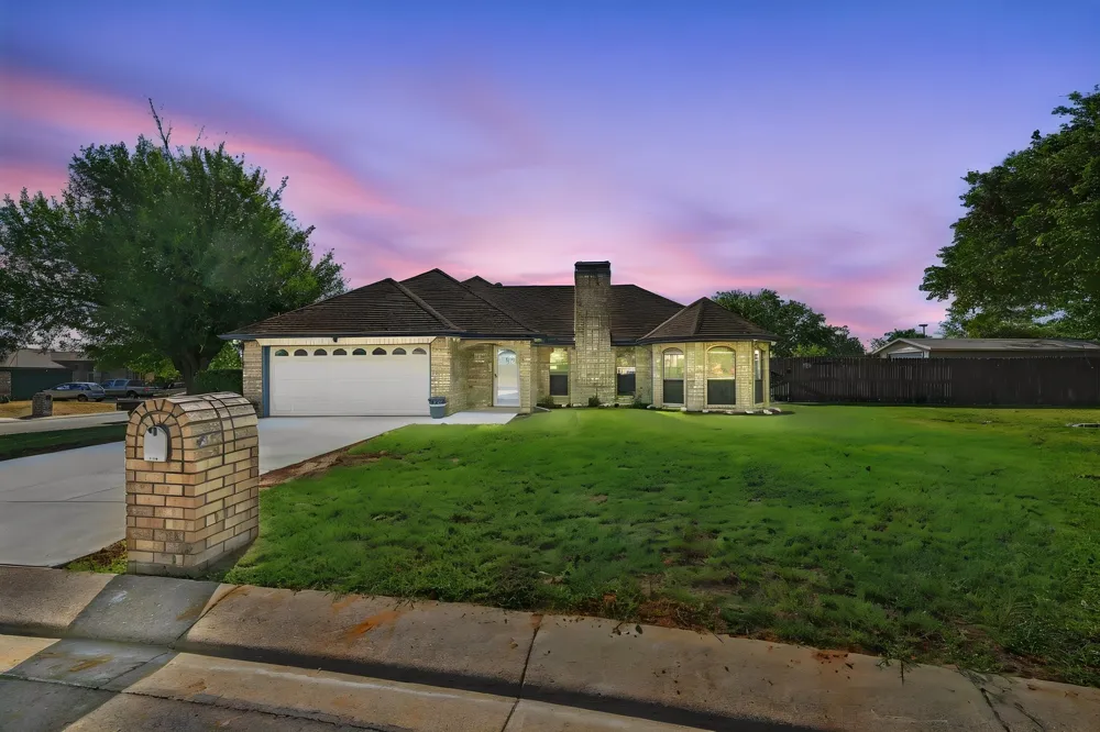10201 Maverick Drive Fort Worth, TX 76108
