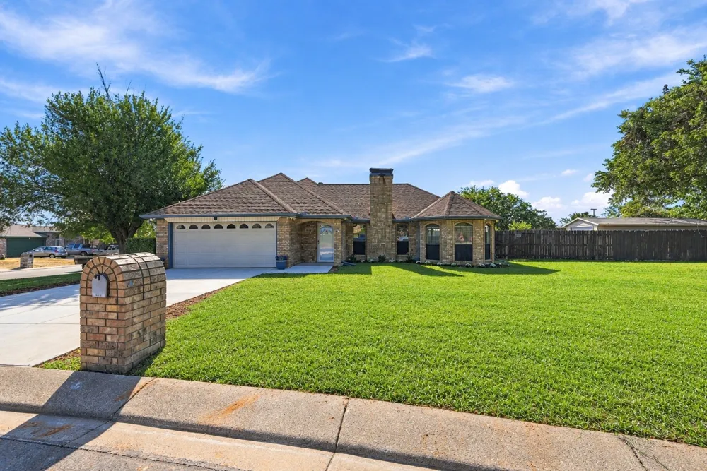 10201 Maverick Drive Fort Worth, TX 76108