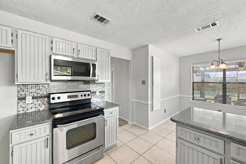 10201 Maverick Drive Fort Worth, TX 76108