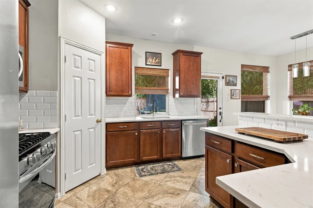 8414 Romanway Drive Dallas, TX 75249