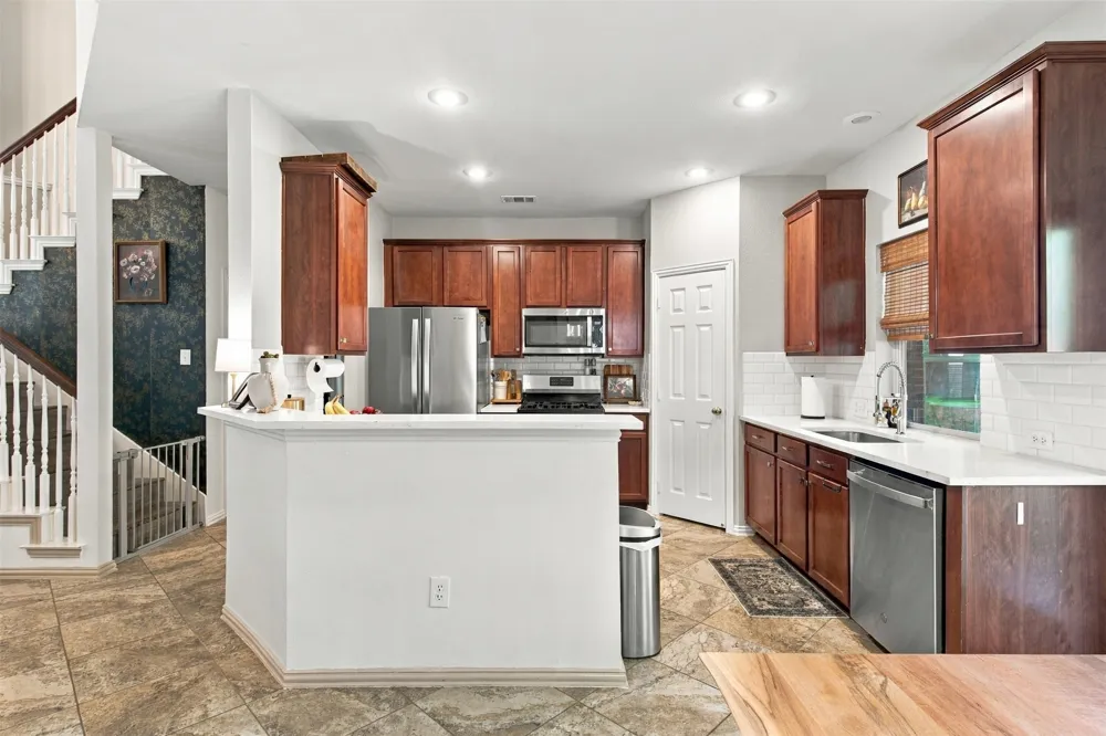 8414 Romanway Drive Dallas, TX 75249