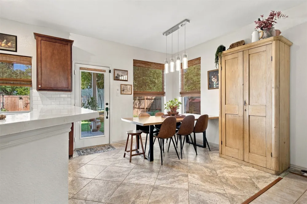 8414 Romanway Drive Dallas, TX 75249