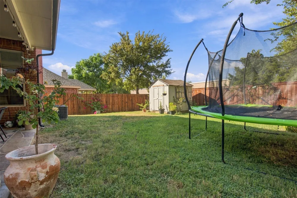 8414 Romanway Drive Dallas, TX 75249