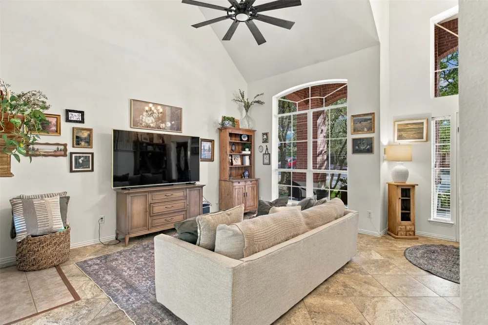 8414 Romanway Drive Dallas, TX 75249