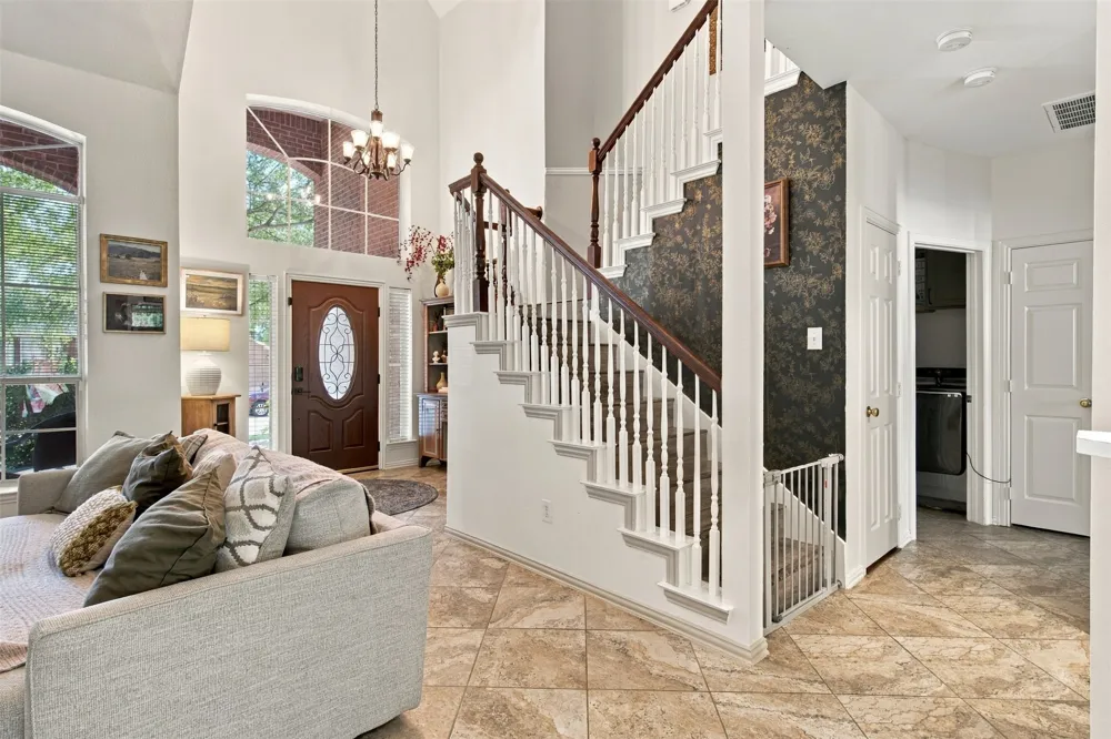8414 Romanway Drive Dallas, TX 75249