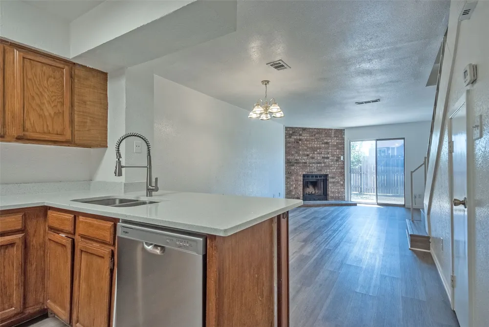 709 Lee Street Mesquite, TX 75149