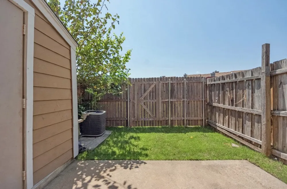 709 Lee Street Mesquite, TX 75149