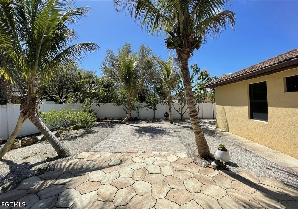 SW 7th Place Cape Coral, FL 33991
