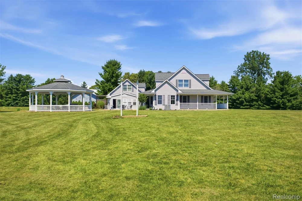 5090 S Huron River Drive Berlin Charter Township, MI 48179
