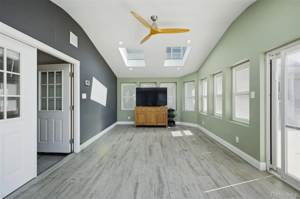 5090 S Huron River Drive Berlin Charter Township, MI 48179