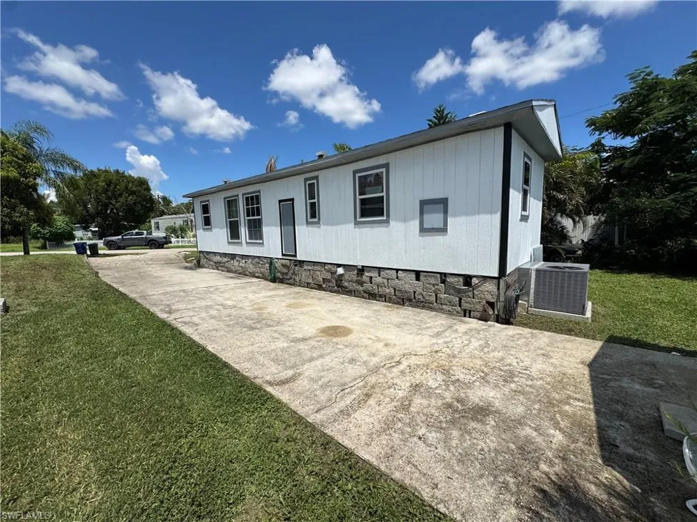 3596 Unique Circle Fort Myers, FL 33908