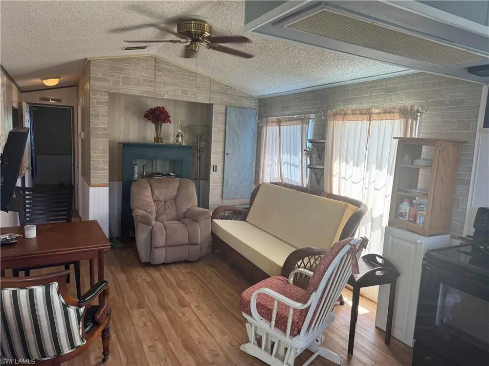 3596 Unique Circle Fort Myers, FL 33908