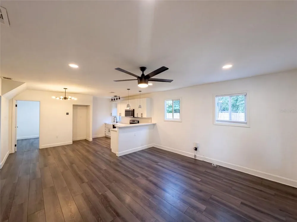 212 W HIAWATHA STREET Tampa, FL 33604