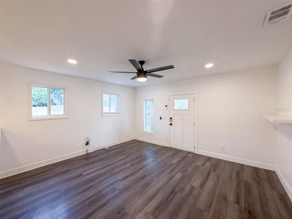 212 W HIAWATHA STREET Tampa, FL 33604