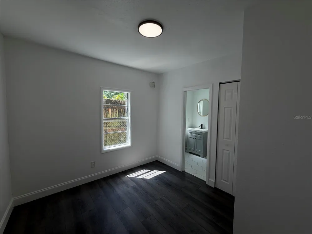 212 W HIAWATHA STREET Tampa, FL 33604