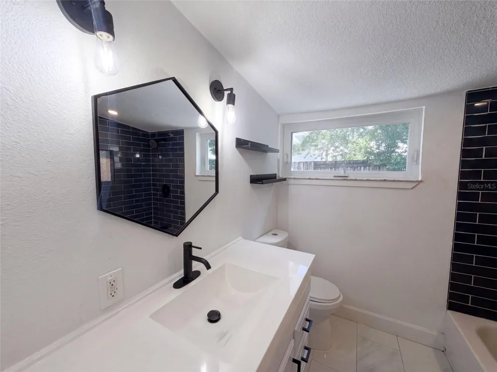 212 W HIAWATHA STREET Tampa, FL 33604