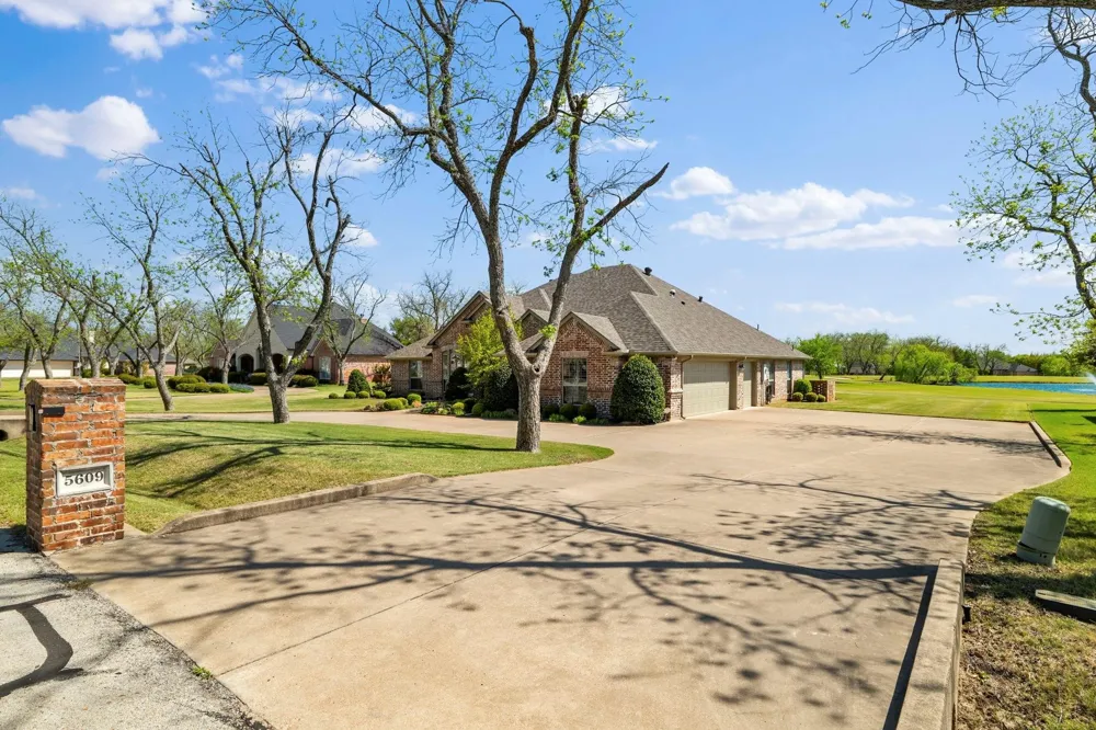 5609 Flagstick Drive Granbury, TX 76049