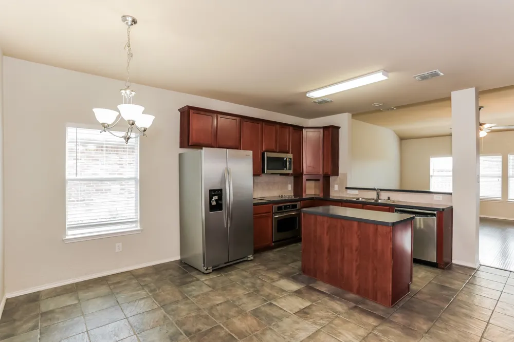 7439 Gallo Grand Prairie, TX 75054