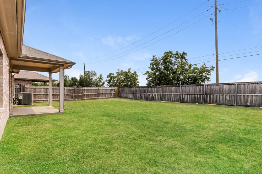 7439 Gallo Grand Prairie, TX 75054