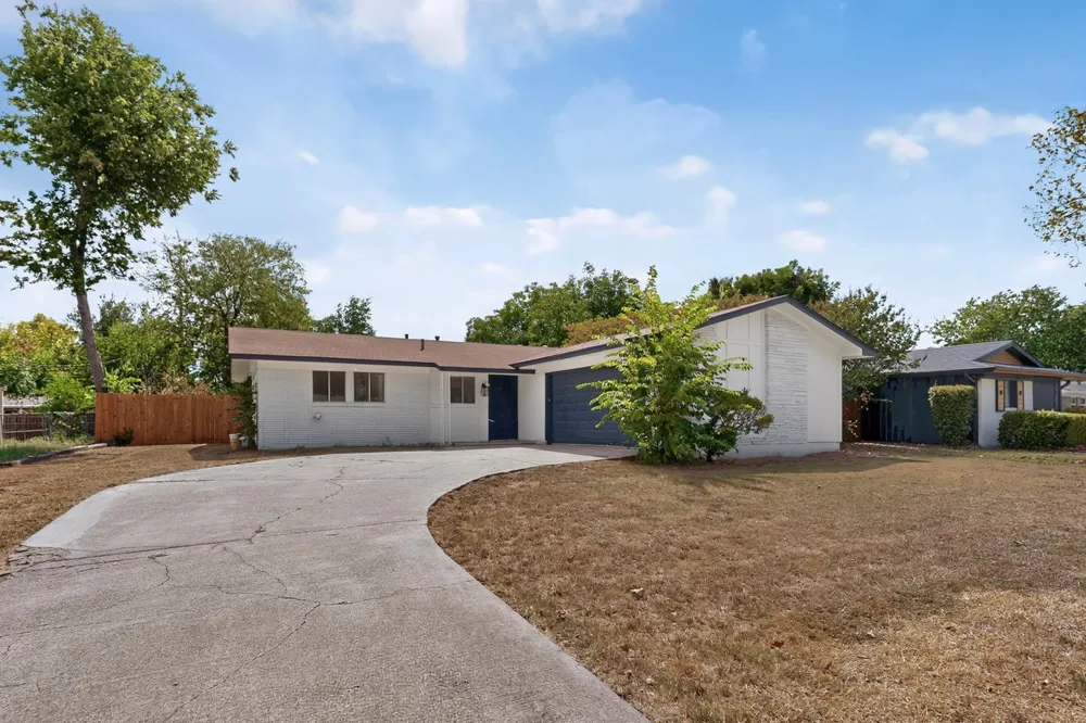 4649 South Drive W Fort Worth, TX 76132