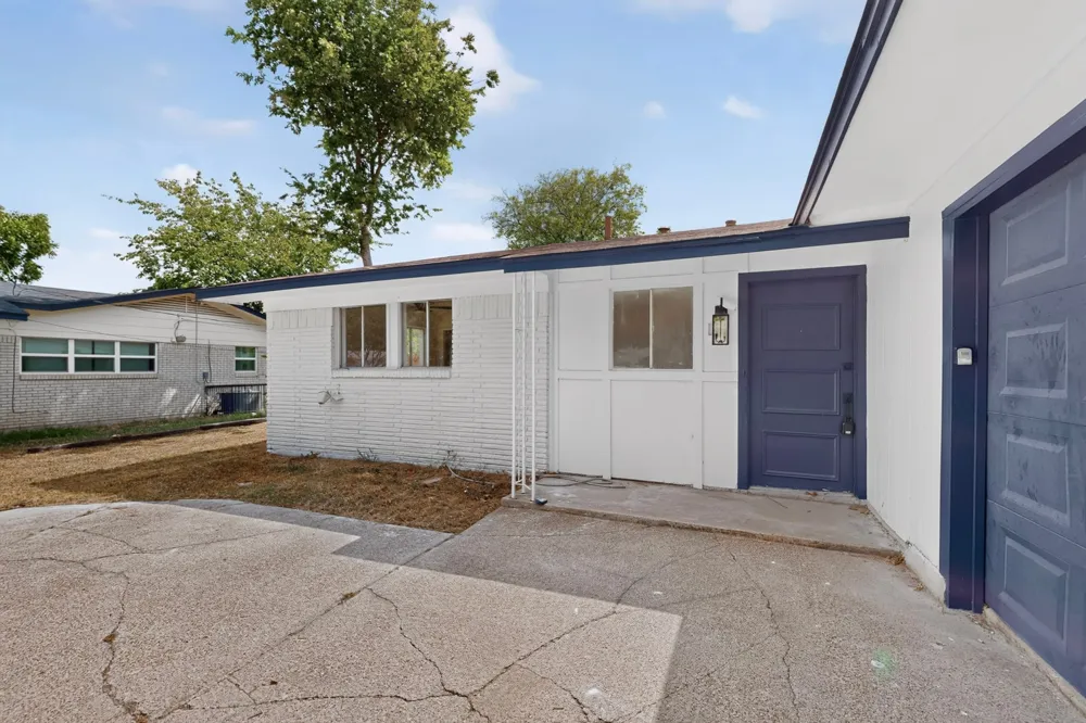 4649 South Drive W Fort Worth, TX 76132
