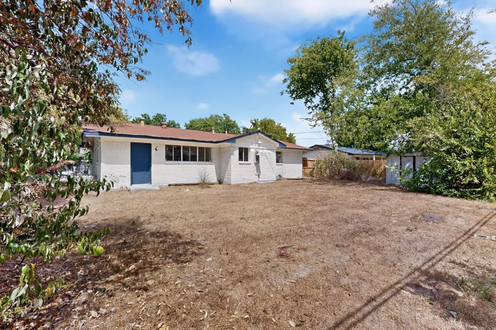 4649 South Drive W Fort Worth, TX 76132
