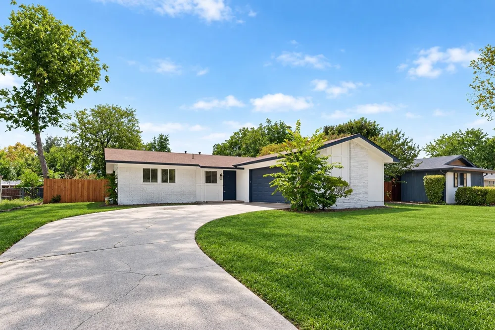 4649 South Drive W Fort Worth, TX 76132