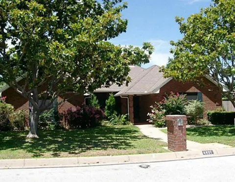 4401 Waycross Drive