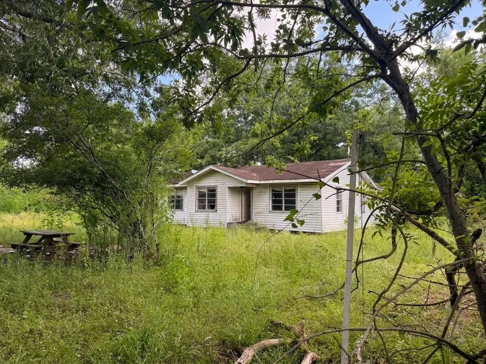 174 Bailey Road Angleton, TX 77515