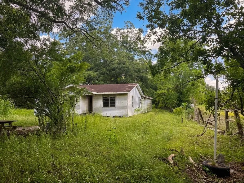 174 Bailey Road Angleton, TX 77515