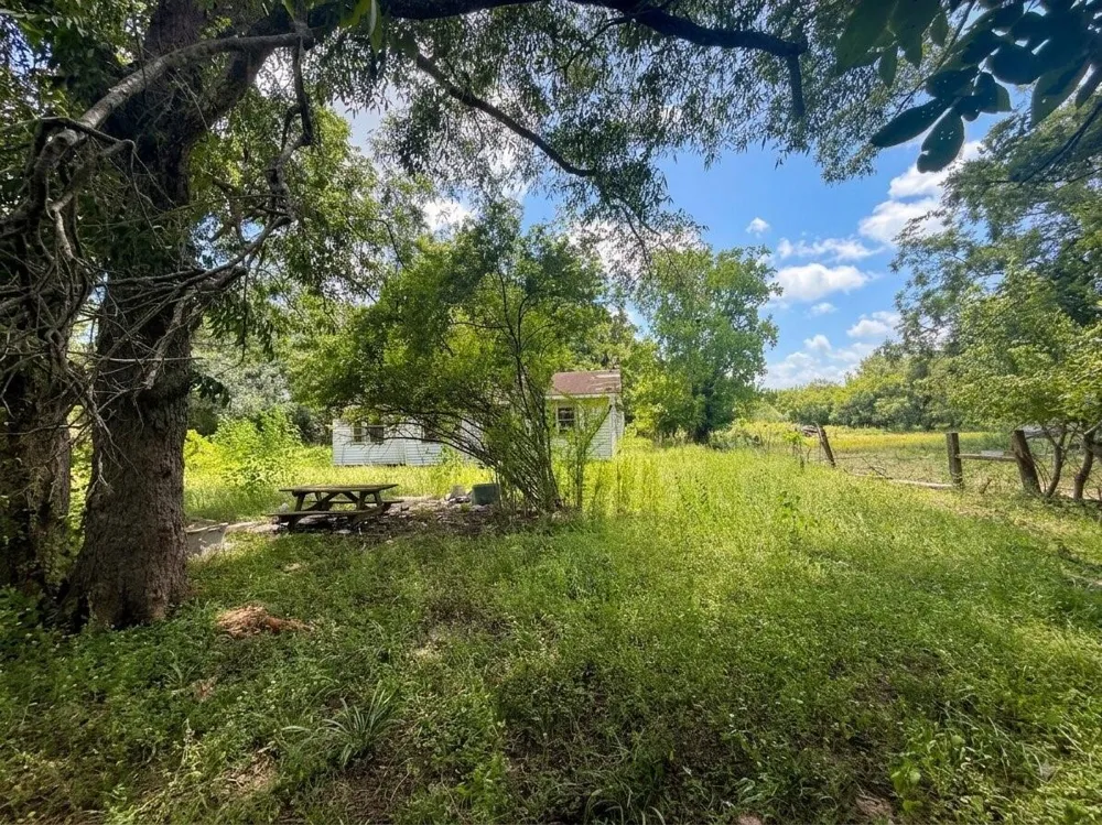 174 Bailey Road Angleton, TX 77515
