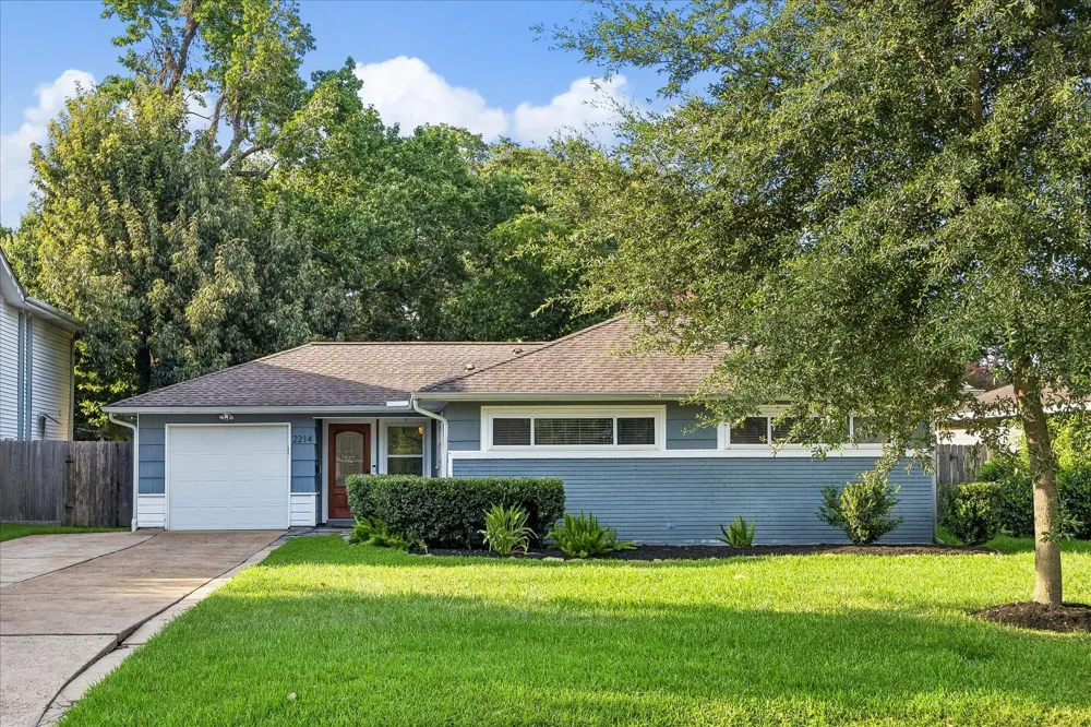 2214 Saxon Drive Houston, TX 77018