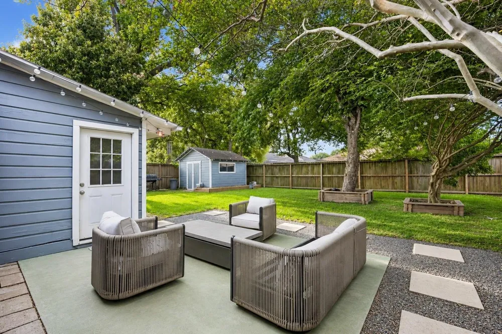 2214 Saxon Drive Houston, TX 77018