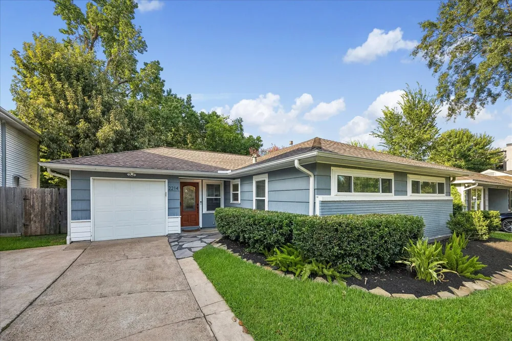 2214 Saxon Drive Houston, TX 77018