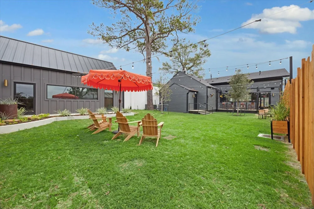 2214 Saxon Drive Houston, TX 77018