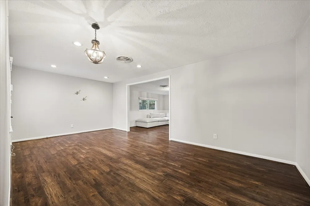 2214 Saxon Drive Houston, TX 77018