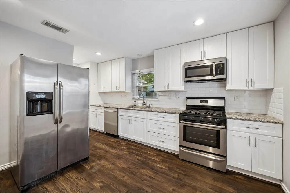 2214 Saxon Drive Houston, TX 77018