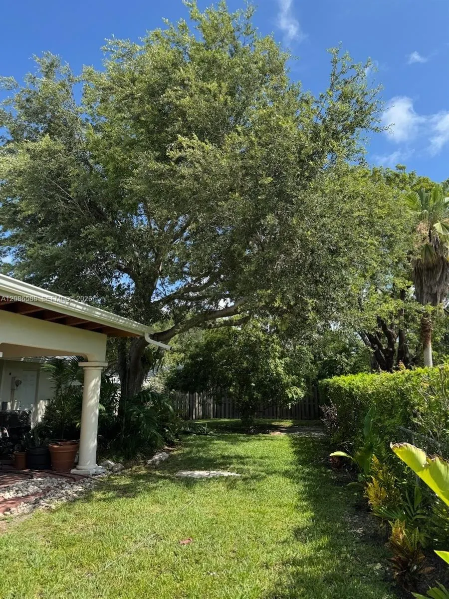 16101 SW 87th Ct Palmetto Bay, FL 33157