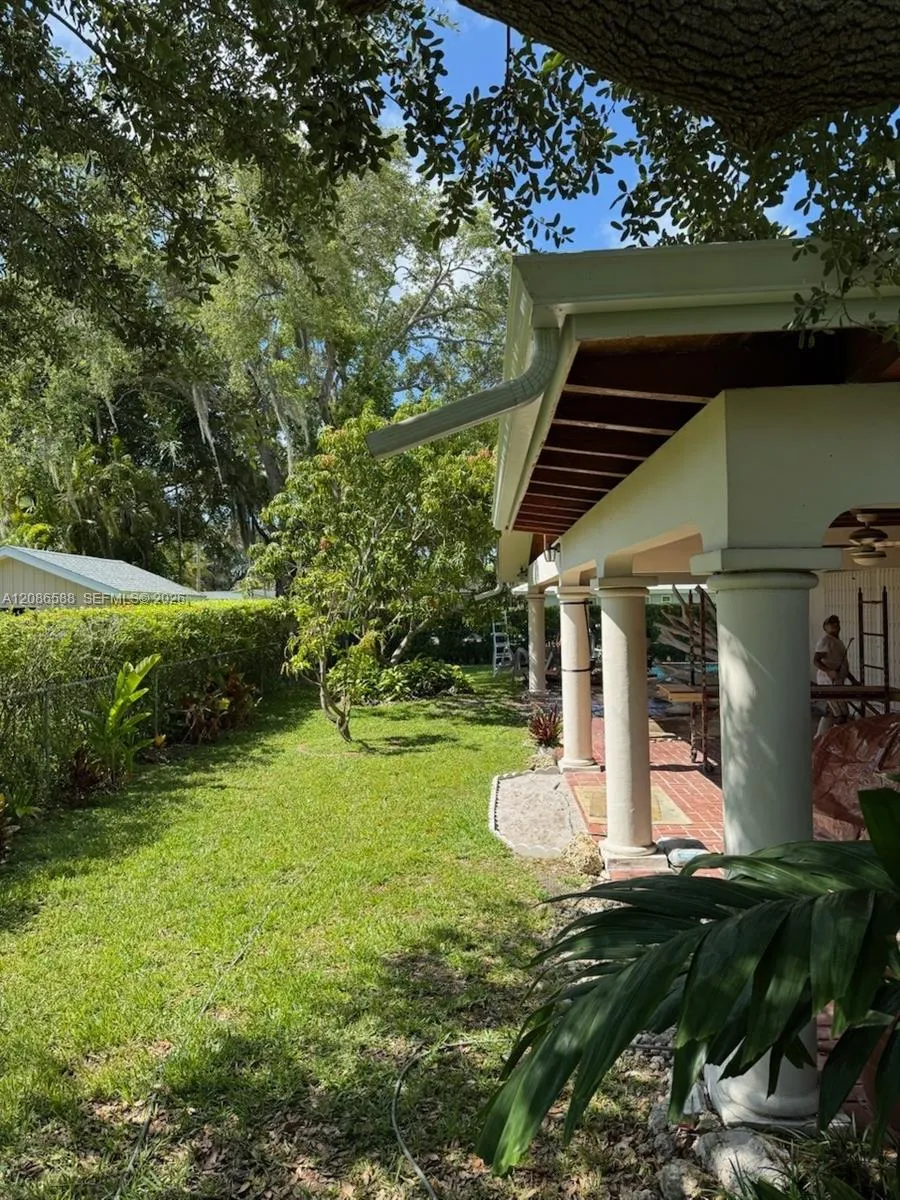 16101 SW 87th Ct Palmetto Bay, FL 33157
