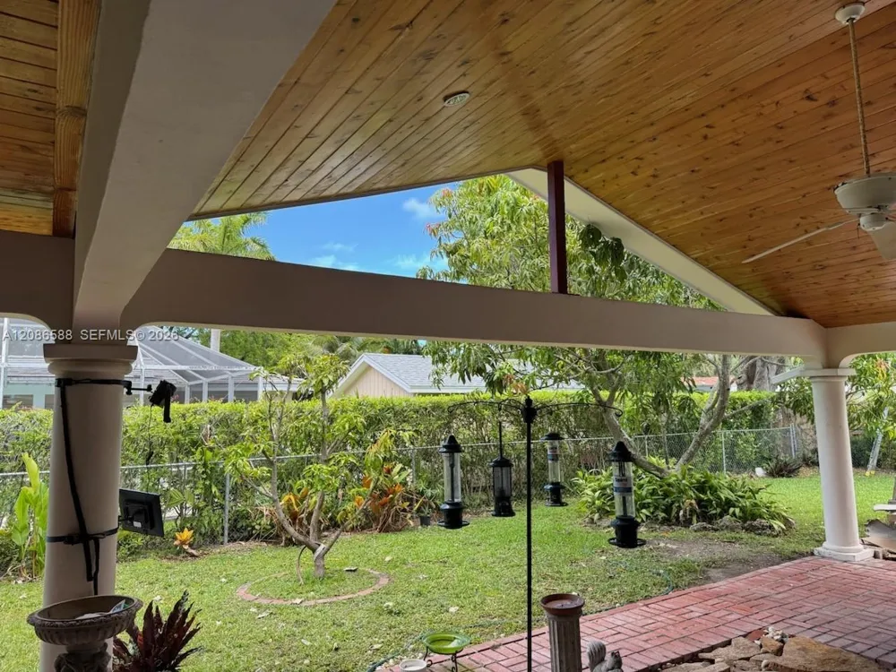 16101 SW 87th Ct Palmetto Bay, FL 33157