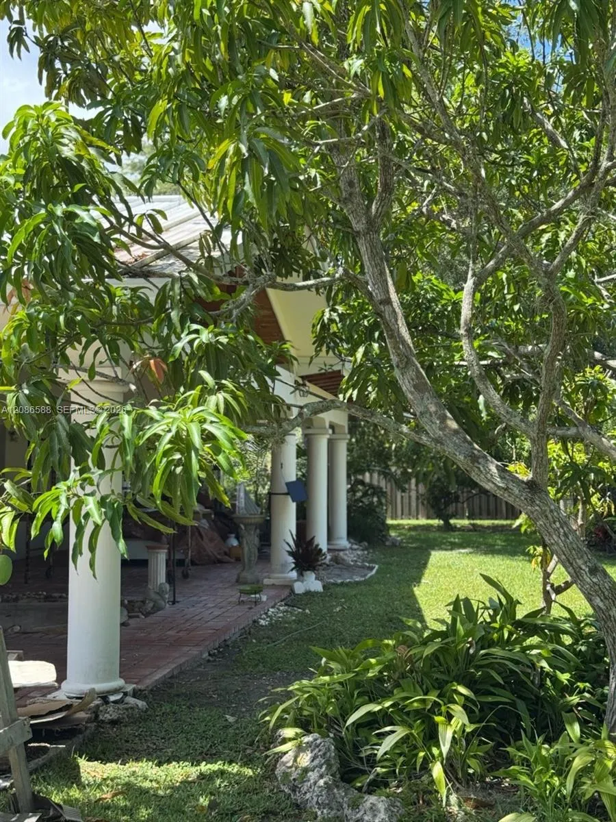 16101 SW 87th Ct Palmetto Bay, FL 33157