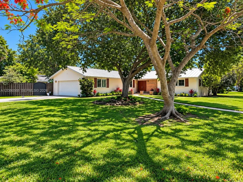 16101 SW 87th Ct Palmetto Bay, FL 33157