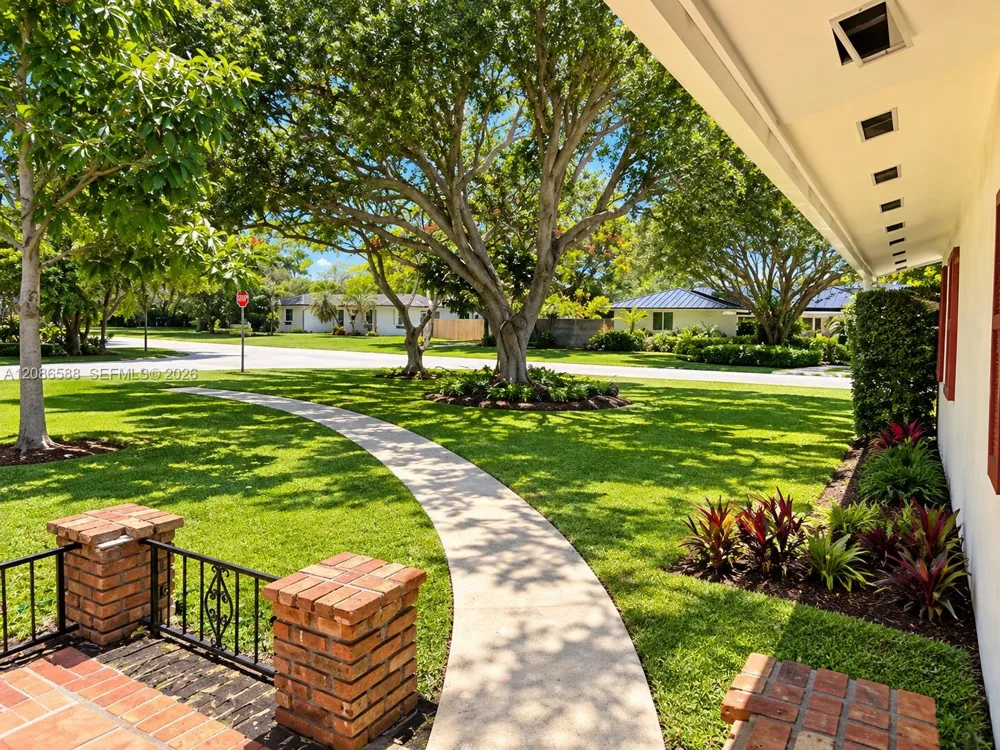 16101 SW 87th Ct Palmetto Bay, FL 33157